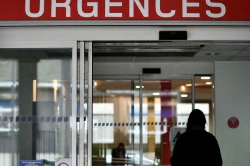 L entree des urgences d un hopital parisien