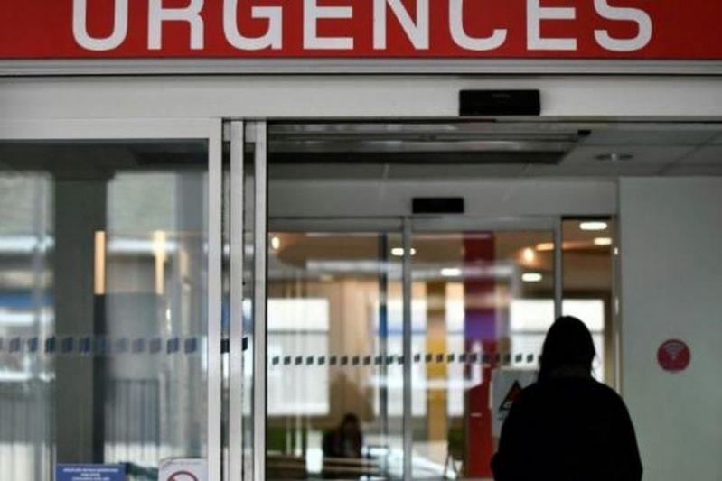 L entree des urgences d un hopital parisien